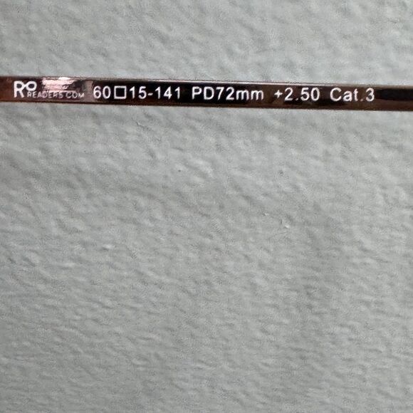 Gold Aviator Sunglass Readers strength 2.5- brand new- too big for my face - Picture 7 of 10